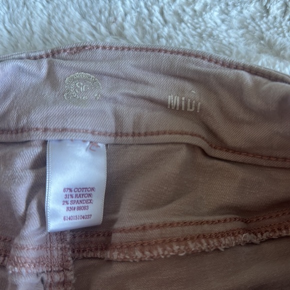 SO Light Pink Midi Ripped Cuffed Denim Shorts Size 1 (Juniors) - Picture 3 of 4